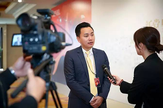 会后，堂皇集团副总裁荆璟接受媒体采访1.jpg